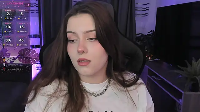 Snapshot of CoralineKeyns chatting on February 25, 2025, 8:47 am CoralineKeyns online show from February 25, 2025, 8:47 am