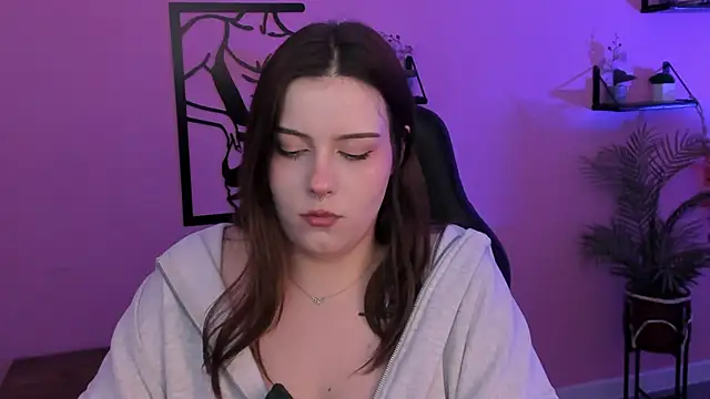 Snapshot of CoralineKeyns chatting on March 6, 2025, 11:58 am CoralineKeyns online show from March 6, 2025, 11:58 am