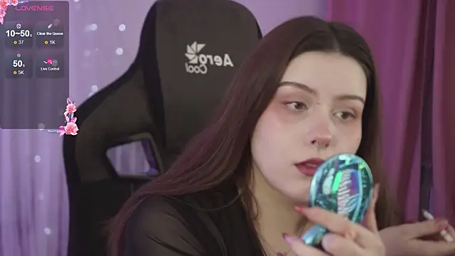 Snapshot of CoralineKeyns chatting on March 19, 2025, 5:30 am CoralineKeyns online show from March 19, 2025, 5:30 am