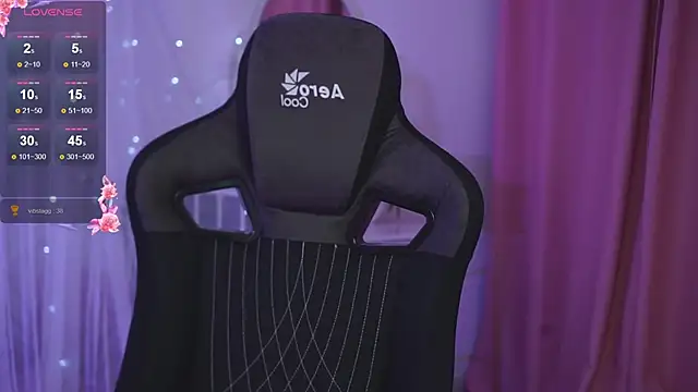 Snapshot of CoralineKeyns chatting on March 19, 2025, 8:55 am CoralineKeyns online show from March 19, 2025, 8:55 am