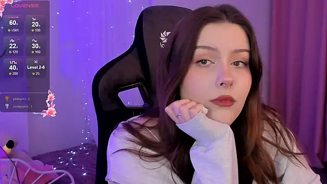 Snapshot of CoralineKeyns chatting on March 20, 2025, 8:42 am CoralineKeyns online show from March 20, 2025, 8:42 am