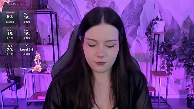 Snapshot of CoralineKeyns chatting on September 24, 2025, 5:44 am CoralineKeyns online show from September 24, 2025, 5:44 am