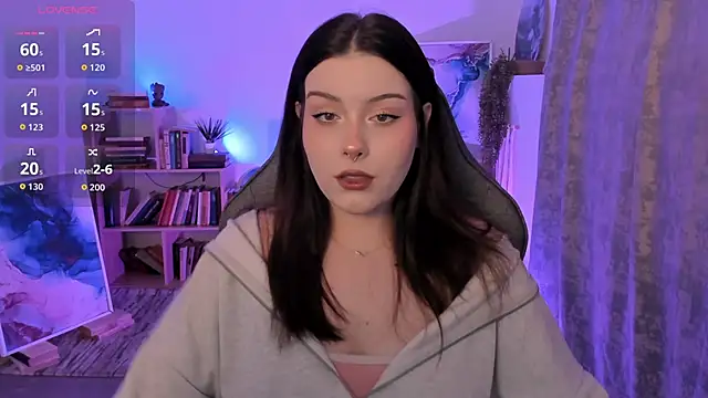 Snapshot of CoralineKeyns chatting on October 13, 2025, 5:18 am CoralineKeyns online show from October 13, 2025, 5:18 am