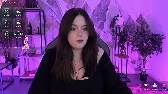 Snapshot of CoralineKeyns chatting on October 14, 2025, 3:18 am CoralineKeyns online show from October 14, 2025, 3:18 am