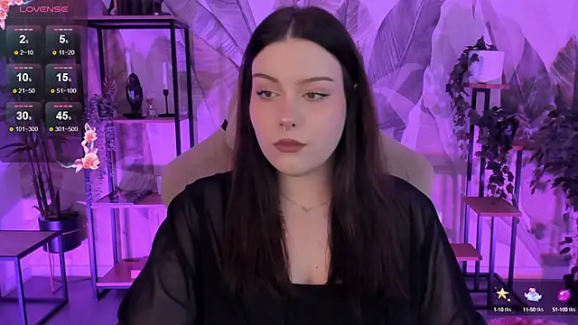 Snapshot of CoralineKeyns chatting on October 17, 2025, 5:43 am CoralineKeyns online show from October 17, 2025, 5:43 am