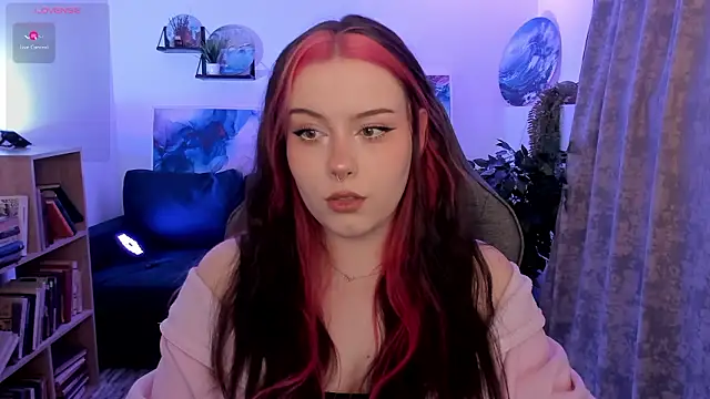 CoralineKeyns online show from March 27, 2026, 6:41 am