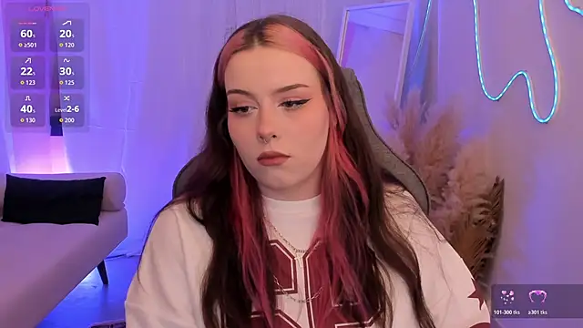 CoralineKeyns online show from June 17, 2026, 5:21 am