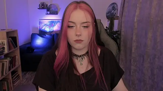 CoralineKeyns online show from July 9, 2026, 5:33 am