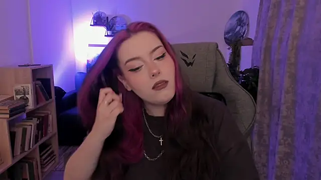 CoralineKeyns online show from July 24, 2026, 5:27 am