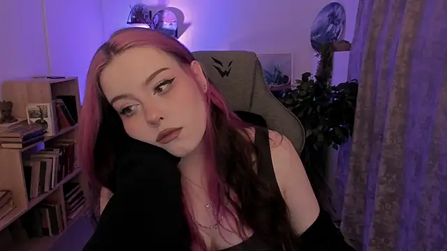 CoralineKeyns online show from August 1, 2026, 2:22 am
