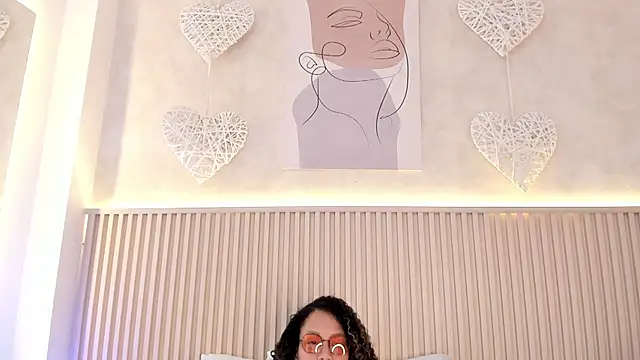 daiana curly online show from February 11, 2026, 7:30 pm