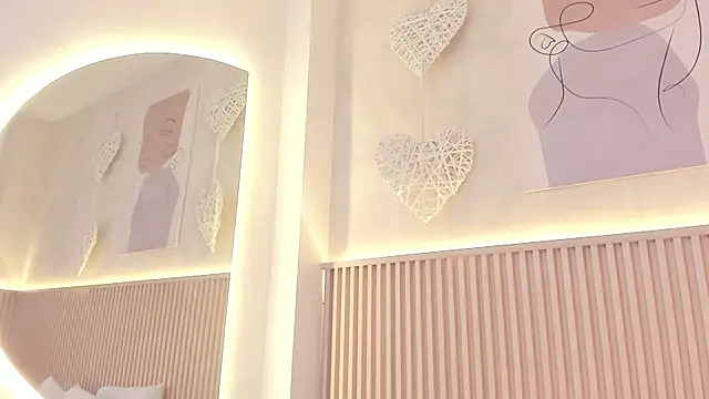 daiana curly online show from March 1, 2026, 7:27 pm