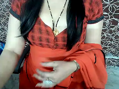 Snapshot of rehana_housewife chatting on December 6, 2024, 7:43 am rehana housewife online show from December 6, 2024, 7:43 am