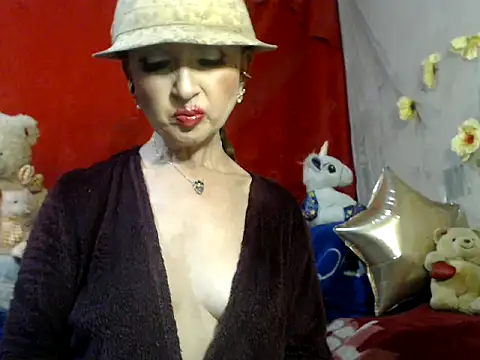 hottieperla online show from January 28, 2025, 7:42 pm