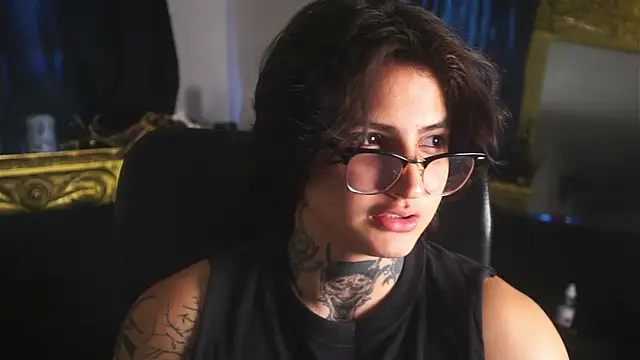 dantecoppolaa  online show from February 18, 2025, 2:49 pm