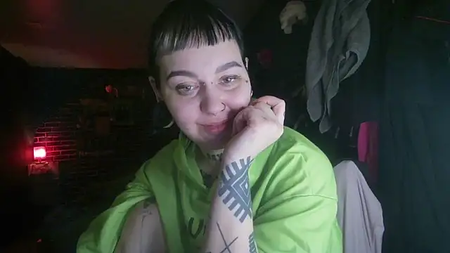 MoorderxDoll online show from January 1, 2025, 1:26 am