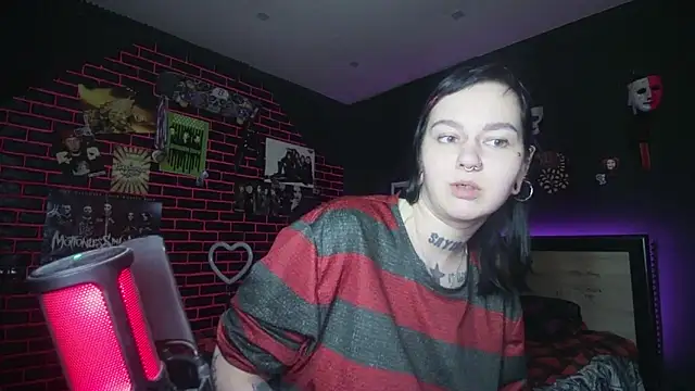 MoorderxDoll online show from October 19, 2025, 7:14 pm