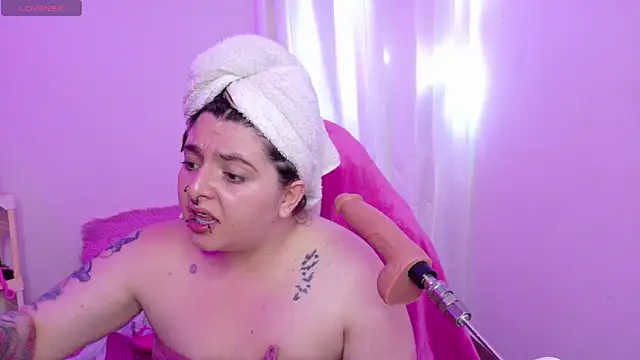 Sachi Meow online show from May 19, 2026, 7:42 pm
