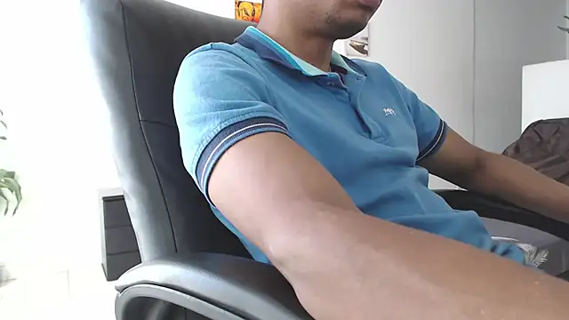 Aaronblack1  online show from February 20, 2026, 2:17 pm