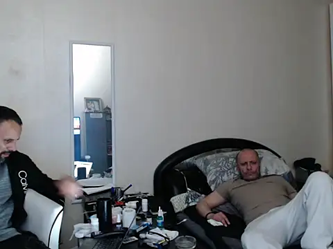 Snapshot of Terizizz chatting on April 20, 2026, 8:32 pm Terizizz online show from April 20, 2026, 8:32 pm