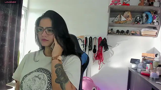 scarlet-kennedy98 online show from December 31, 2024, 9:06 pm