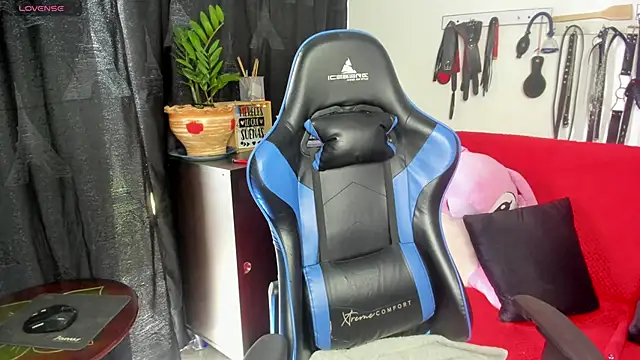 scarlet-kennedy98 online show from February 17, 2025, 6:37 pm