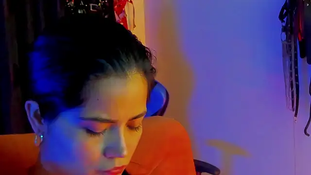 scarlet-kennedy98 online show from September 24, 2025, 8:45 pm