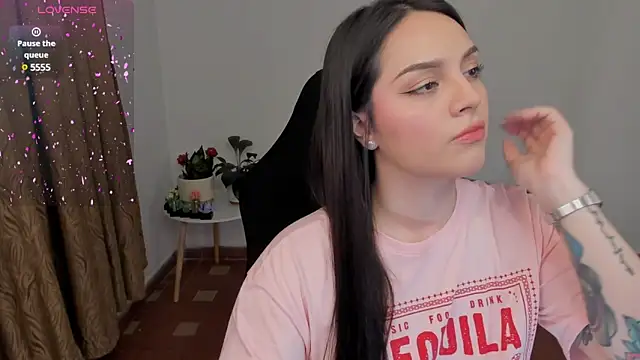 Snapshot of anaveleeez chatting on December 29, 2024, 12:30 am anaveleeez online show from December 29, 2024, 12:30 am