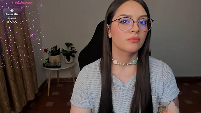 Snapshot of anaveleeez chatting on January 10, 2025, 5:26 am anaveleeez online show from January 10, 2025, 5:26 am