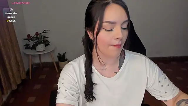 Snapshot of anaveleeez chatting on March 20, 2025, 12:51 am anaveleeez online show from March 20, 2025, 12:51 am