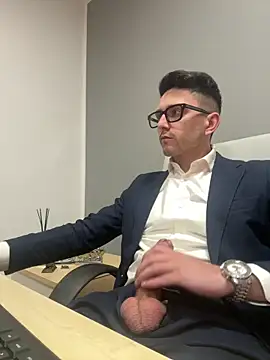 masterboss  online show from April 3, 2026, 12:03 pm