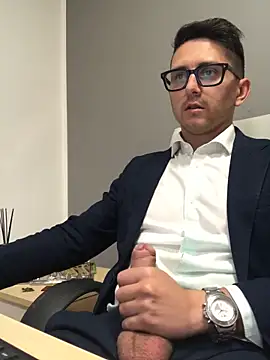 masterboss  online show from May 19, 2026, 11:49 am