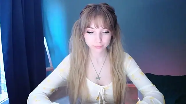 LuciaYoung online show from February 21, 2025, 4:16 pm