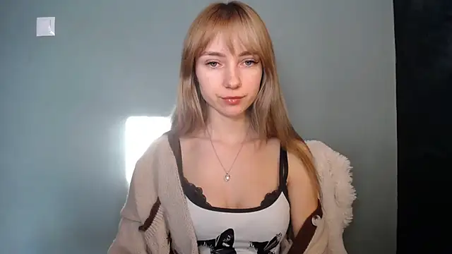 LuciaYoung online show from January 17, 2026, 7:46 am