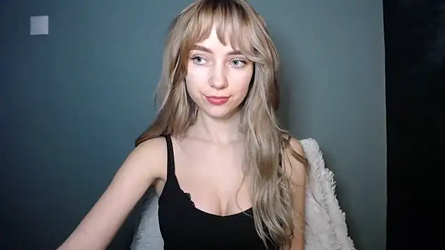 LuciaYoung online show from February 3, 2026, 3:06 pm