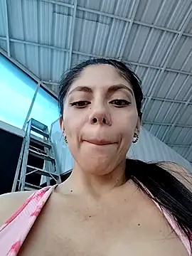 Cloesweety online show from April 15, 2026, 7:58 pm