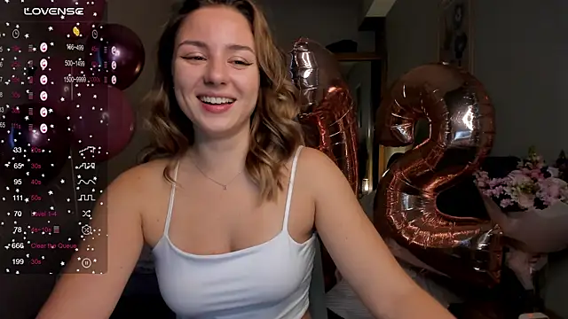 ThreeshaWhite online show from November 7, 2025, 7:08 am