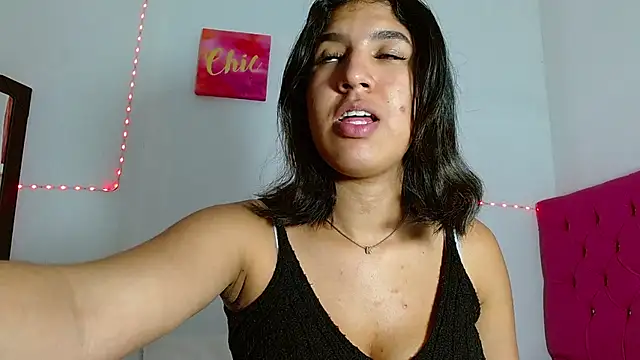 Snapshot of colombianmilf_ chatting on January 13, 2025, 10:03 pm colombianmilf online show from January 13, 2025, 10:03 pm