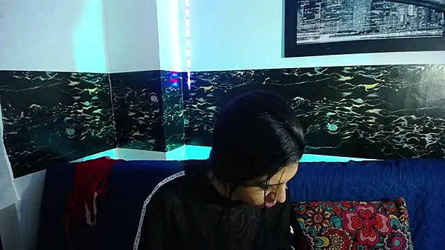 Snapshot of colombianmilf_ chatting on December 17, 2025, 11:00 pm colombianmilf online show from December 17, 2025, 11:00 pm