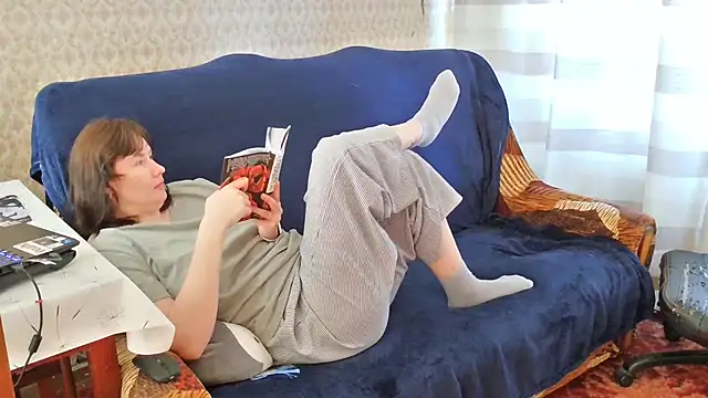 Snapshot of franceska_blue chatting on March 9, 2026, 10:30 am franceska blue online show from March 9, 2026, 10:30 am