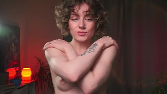 Snapshot of PixieMeow_ chatting on October 12, 2025, 1:21 pm PixieMeow online show from October 12, 2025, 1:21 pm