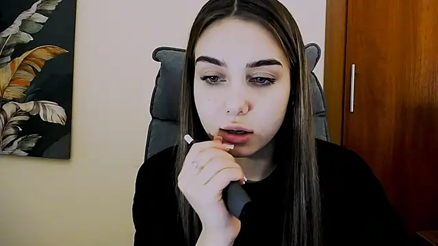 Lili magic online show from March 13, 2025, 2:12 pm