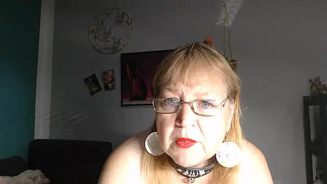 Blasflittchen online show from July 28, 2026, 7:39 pm