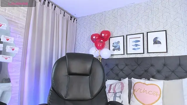 emma  smith1 online show from February 15, 2025, 12:22 pm