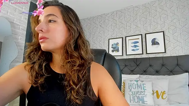 emma  smith1 online show from March 10, 2025, 12:59 pm