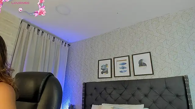 emma  smith1 online show from March 15, 2025, 12:24 pm