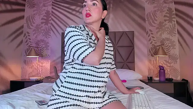 LIAH IZUMI online show from April 16, 2026, 1:23 pm