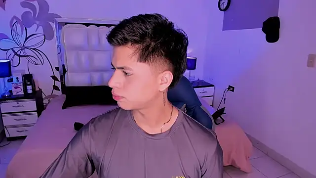 Niicky1  online show from December 29, 2024, 8:48 pm