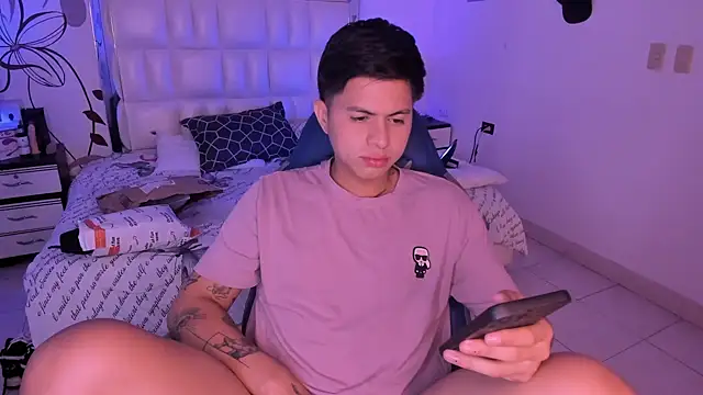 Niicky1  online show from January 13, 2025, 9:09 pm