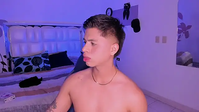 Niicky1  online show from March 2, 2025, 9:32 pm